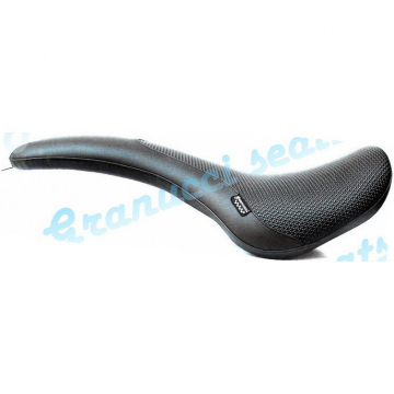 Granucci 600HB Hale Bopp Long Seat for Suzuki Marauder 800 (1997-2004)