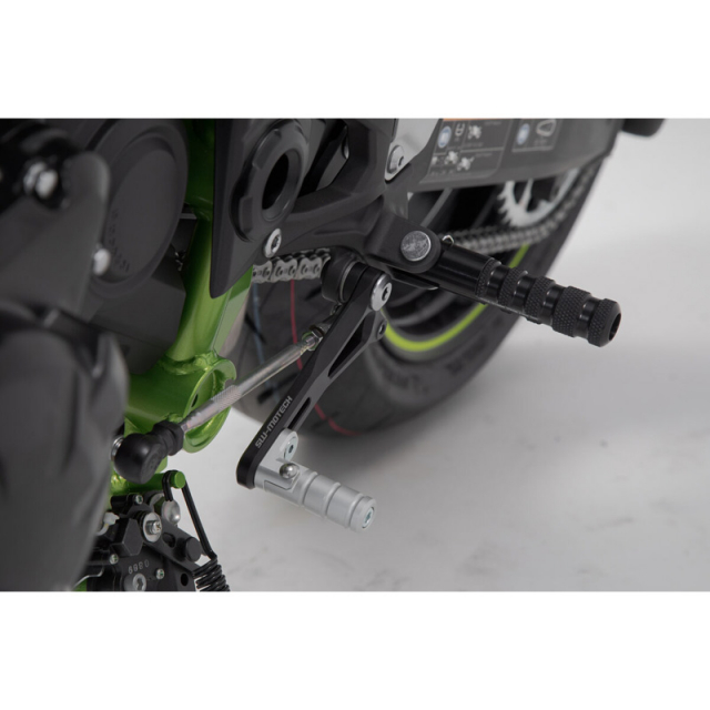 モモジロウ Kawasaki ZX-9R 00-04 – Zero Gravity Racing