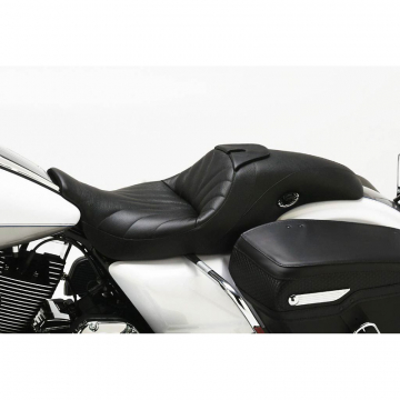 Corbin HD-RK-9-CG-E Close Gunfighter Seat(w/ Heat) for Harley-Davidson Road King (2009-)