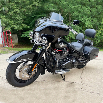 Reckless Motorcycles Batwing Fairing with Stereo for Heritage Softail