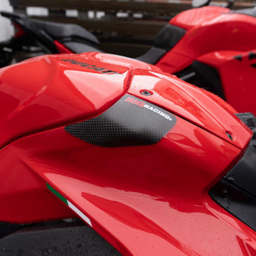 view R&G TS0075CM Carbon Fiber Tank Sliders for Ducati Panigale V4S '24-