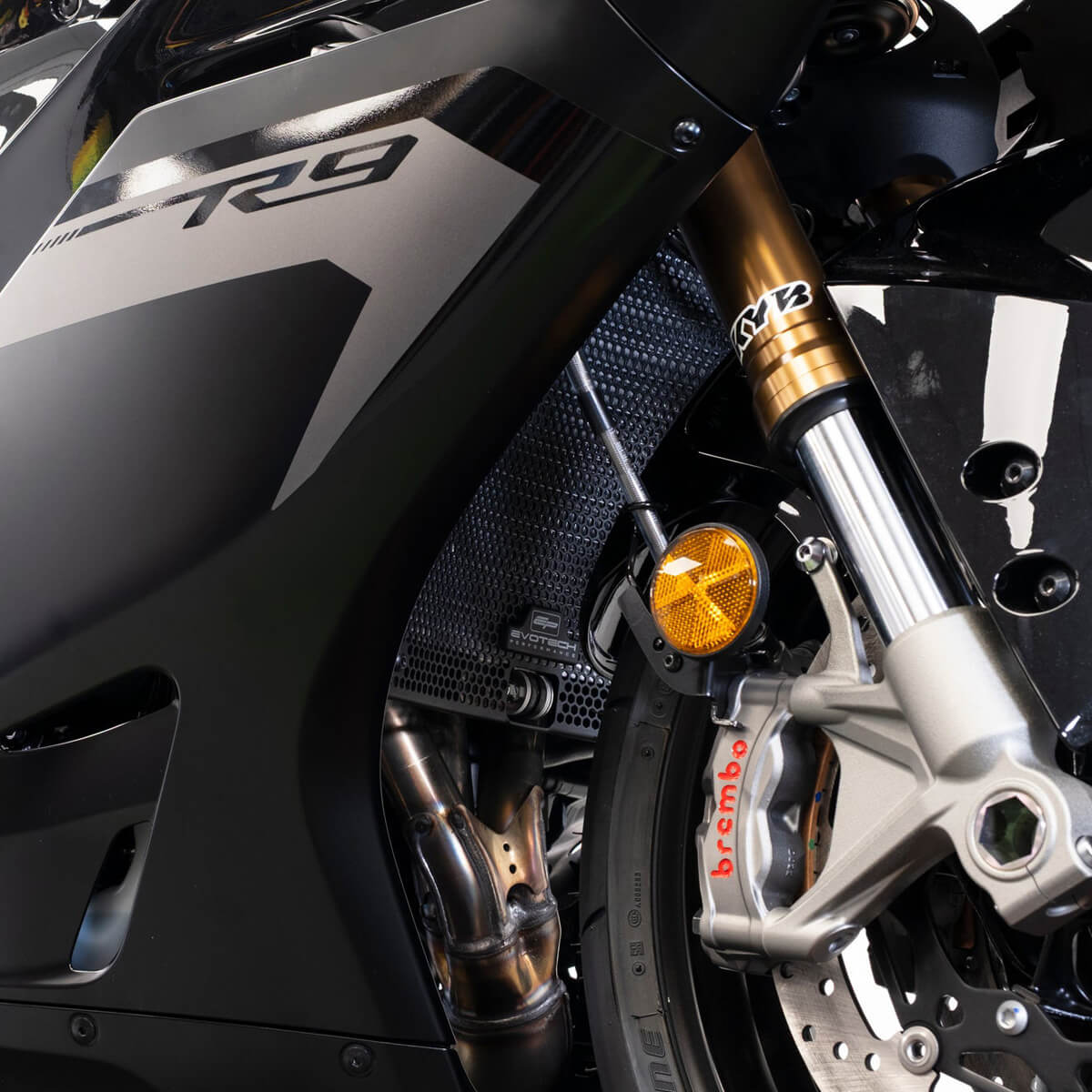 Evotech R9 Radiator Guard Evotech PRN017855 Radiator Guard for Yamaha YZF-R9 2025+ | Accessories ...