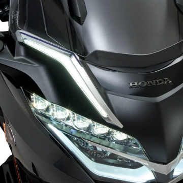 view Goldstrike 18050 Strike Windshield Trim, Chrome for Honda Goldwing 1800 2018+