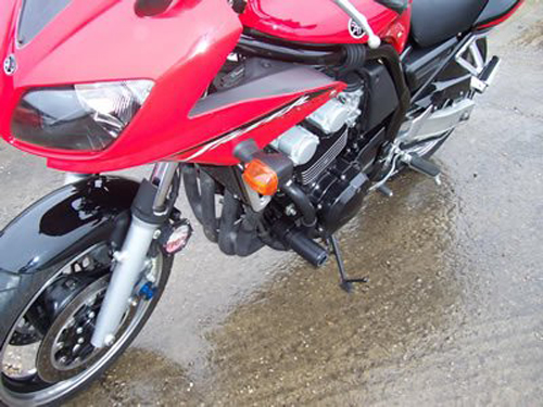R G CP0058BL Classic Style Frame Sliders for Yamaha FZS600 Fazer 600 1997 2003 Accessories International