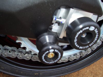 R&G SP0015BK Rear Axle Sliders for Yamaha FZ1 (2006-current)