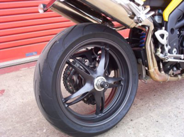 R&G SS0001BK Rear Axle Sliders for Triumph Daytona 600